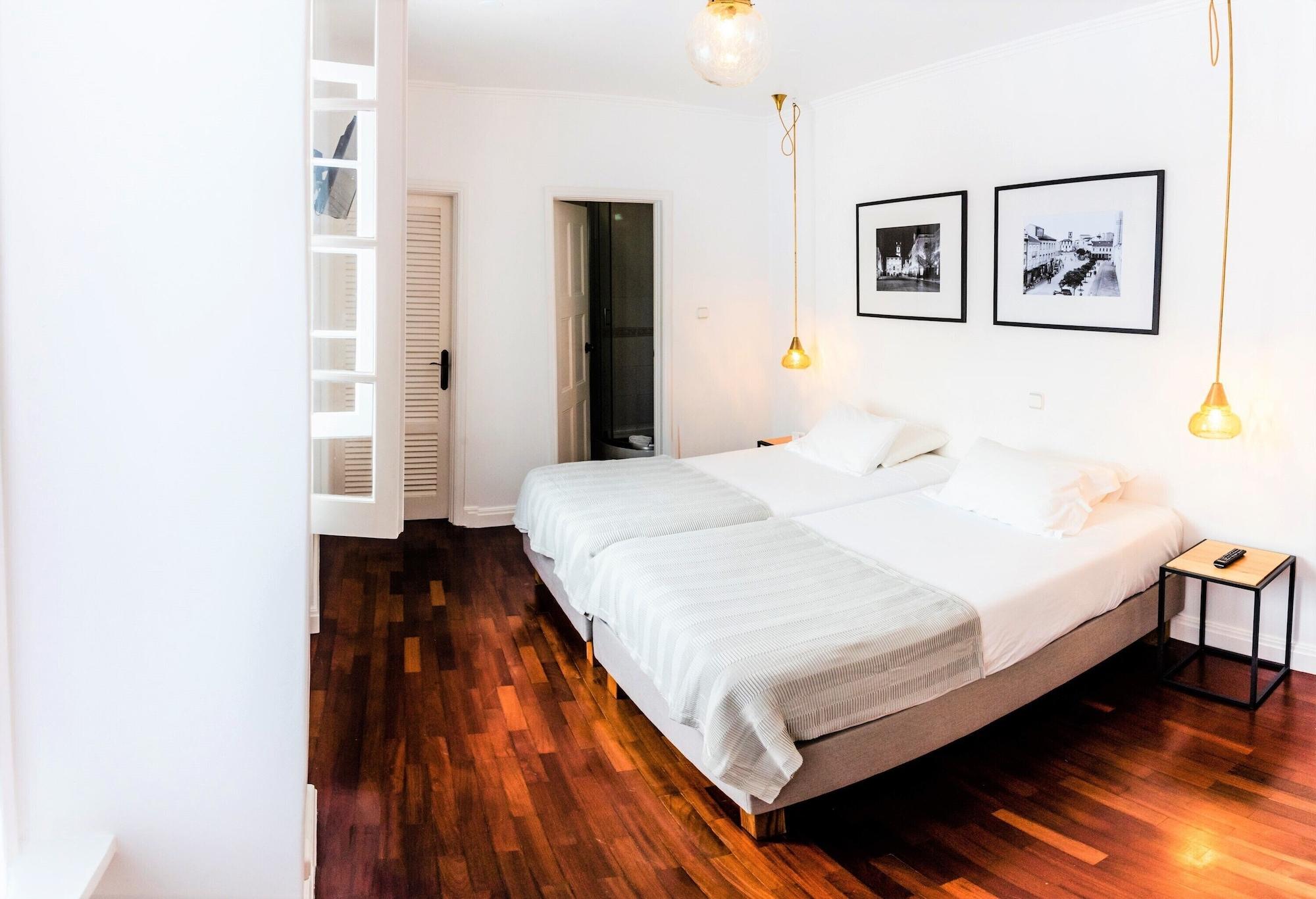 Comercial Boutique Guest House Ponta Delgada Buitenkant foto