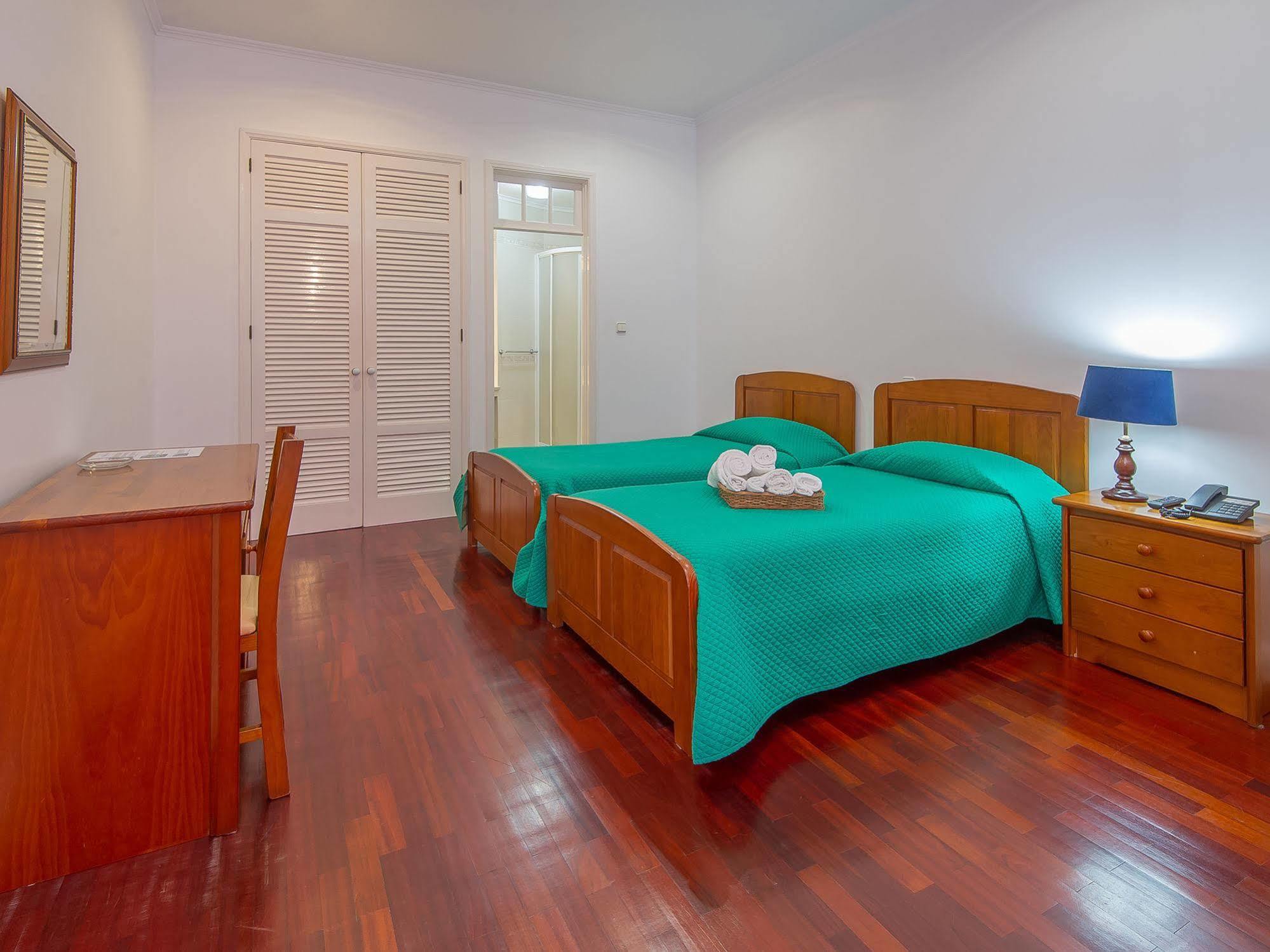 Comercial Boutique Guest House Ponta Delgada Buitenkant foto
